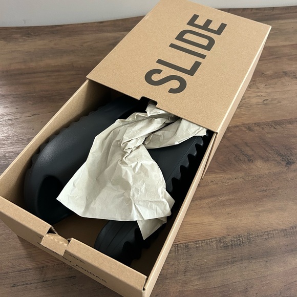 Adidas Yeezy Slides Onxy size 8 - Picture 5 of 13
